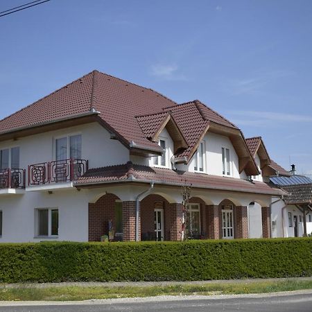 Fonix Apartmanhaz Nagypáli エクステリア 写真