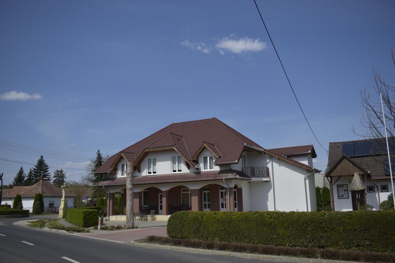 Fonix Apartmanhaz Nagypáli エクステリア 写真
